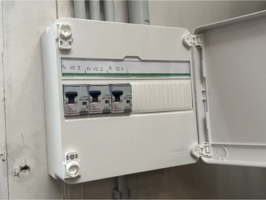 1. Tableau électrique alimentant les prises Green’Up à Argenteuil